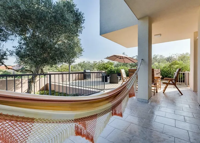 Mathilde أوغليان